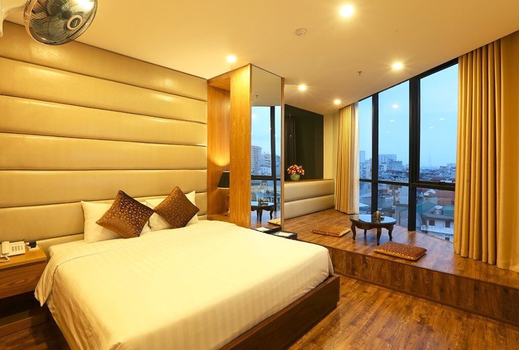 Suite 04 - 3