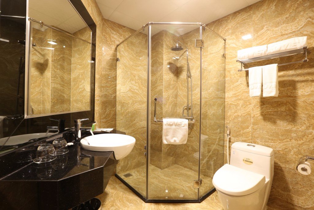 Suite 04 - 5